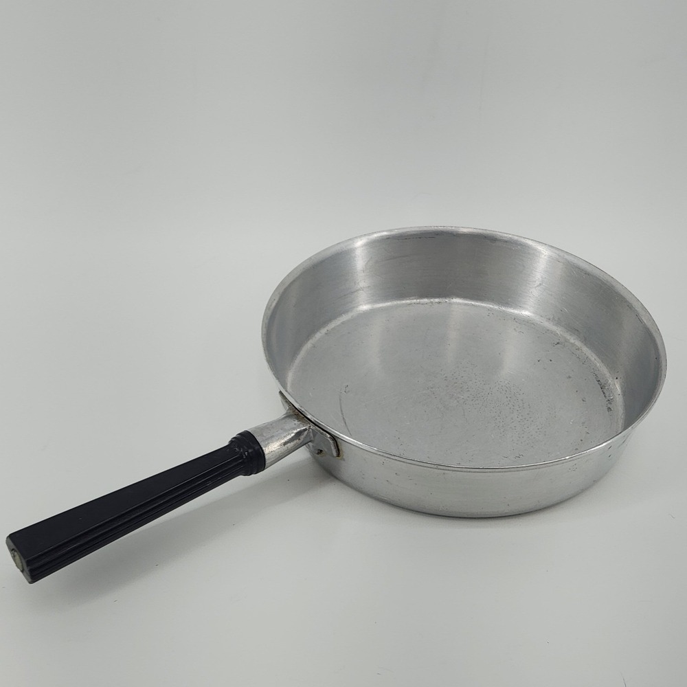 Vintage Wear-Ever Aluminum Fry Pan 10 Inch Skillet Made in USA